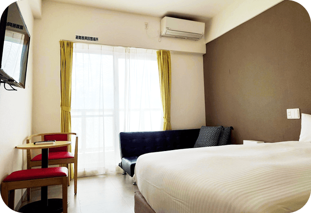 ダブルルーム（ソファー付）