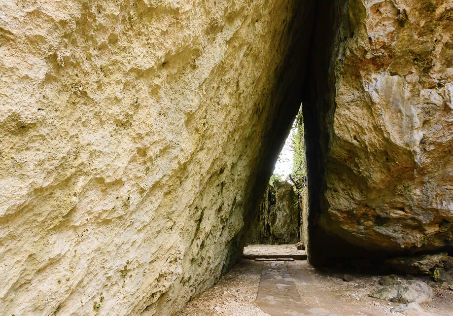 斎場御嶽（セーファウタキ）